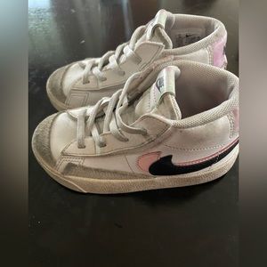 Nike toddler girl basketball shoes size 9 white color